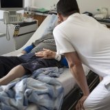 L'association faîtière des hôpitaux H+ a rejeté les mesures proposées par le Conseil fédéral, les estimant de "pas mûres". KEYSTONE/PALLIAVIVA/KEYSTONE/GAETAN BALLY